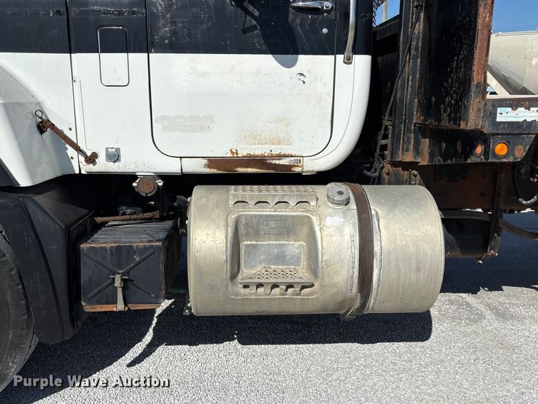 image for item DN6644 2000 Mack RD690S crane truck