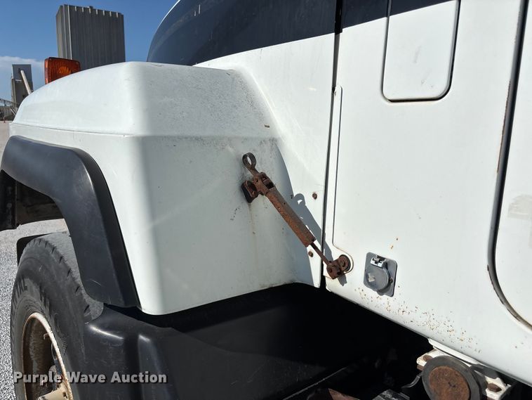 image for item DN6644 2000 Mack RD690S crane truck