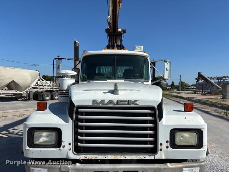 image for item DN6644 2000 Mack RD690S crane truck