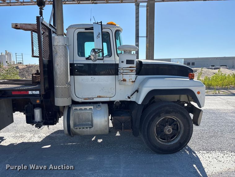 image for item DN6644 2000 Mack RD690S crane truck