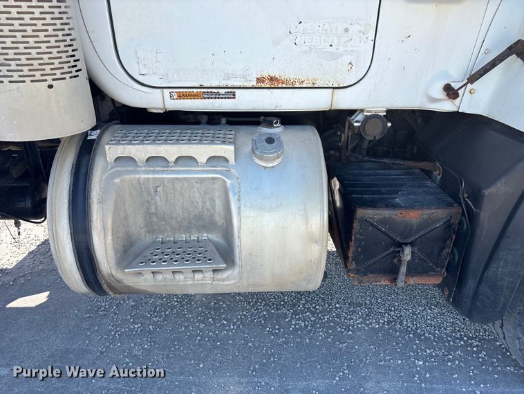 image for item DN6644 2000 Mack RD690S crane truck