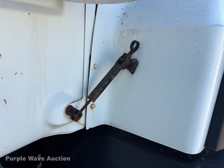 image for item DN6644 2000 Mack RD690S crane truck