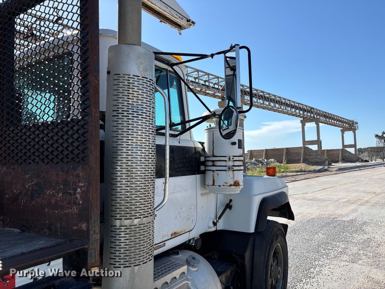 image for item DN6644 2000 Mack RD690S crane truck