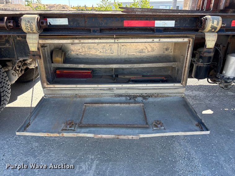 image for item DN6644 2000 Mack RD690S crane truck