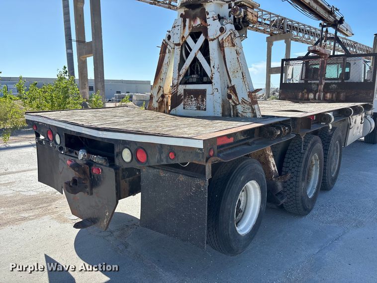 image for item DN6644 2000 Mack RD690S crane truck