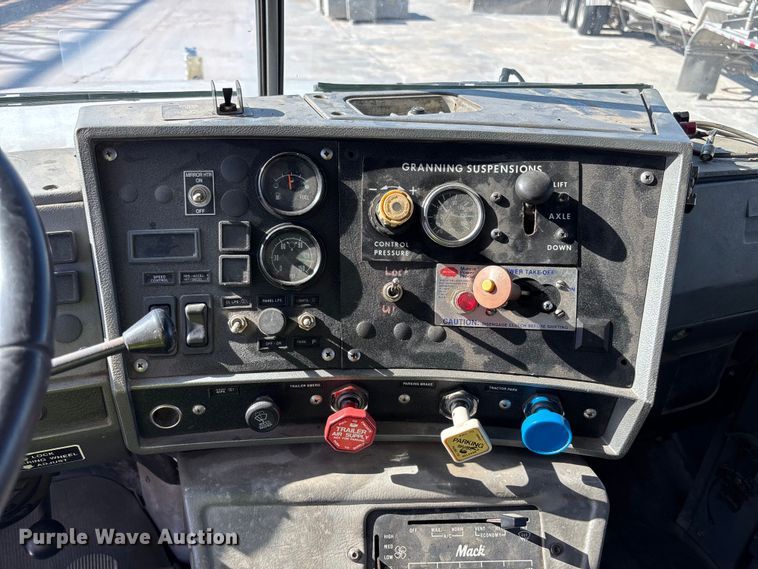 image for item DN6644 2000 Mack RD690S crane truck
