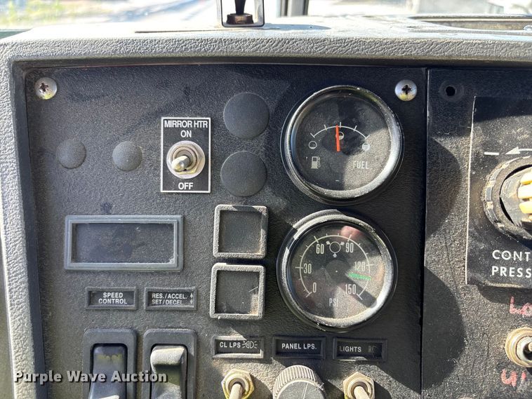image for item DN6644 2000 Mack RD690S crane truck