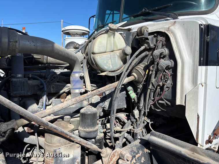 image for item DN6644 2000 Mack RD690S crane truck