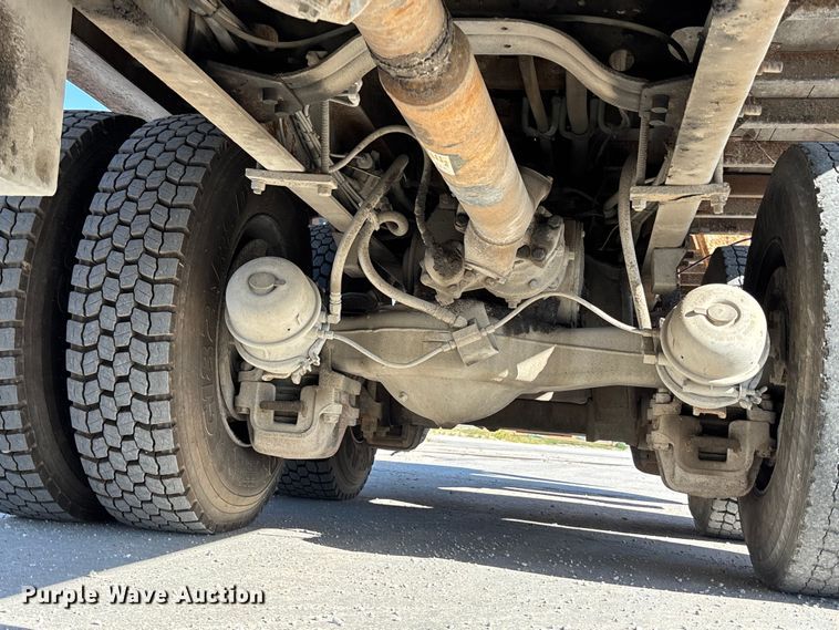 image for item DN6644 2000 Mack RD690S crane truck