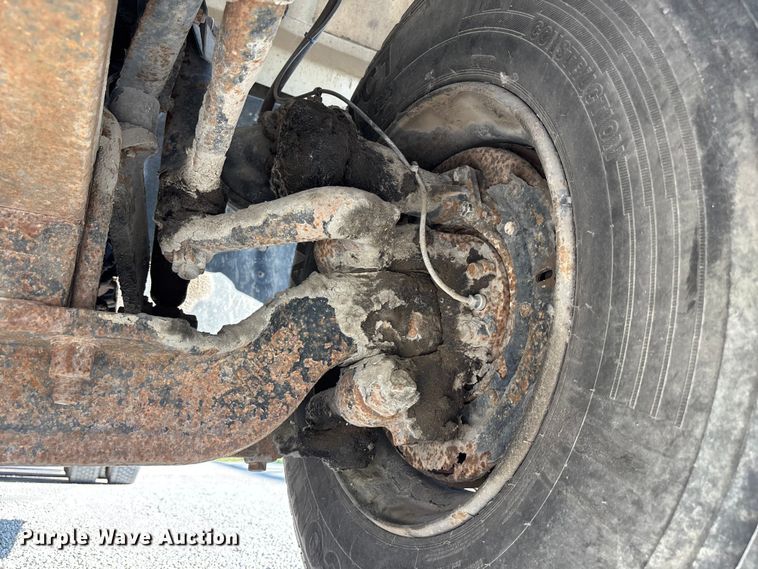 image for item DN6644 2000 Mack RD690S crane truck