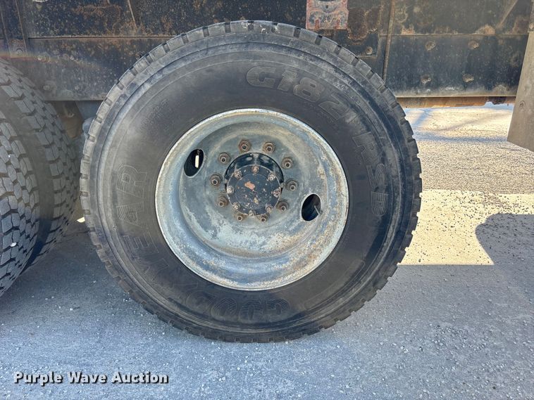 image for item DN6644 2000 Mack RD690S crane truck