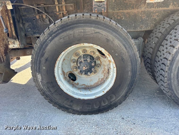 image for item DN6644 2000 Mack RD690S crane truck