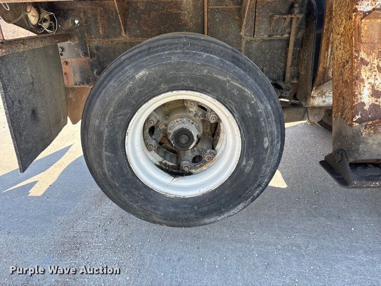 image for item DN6644 2000 Mack RD690S crane truck