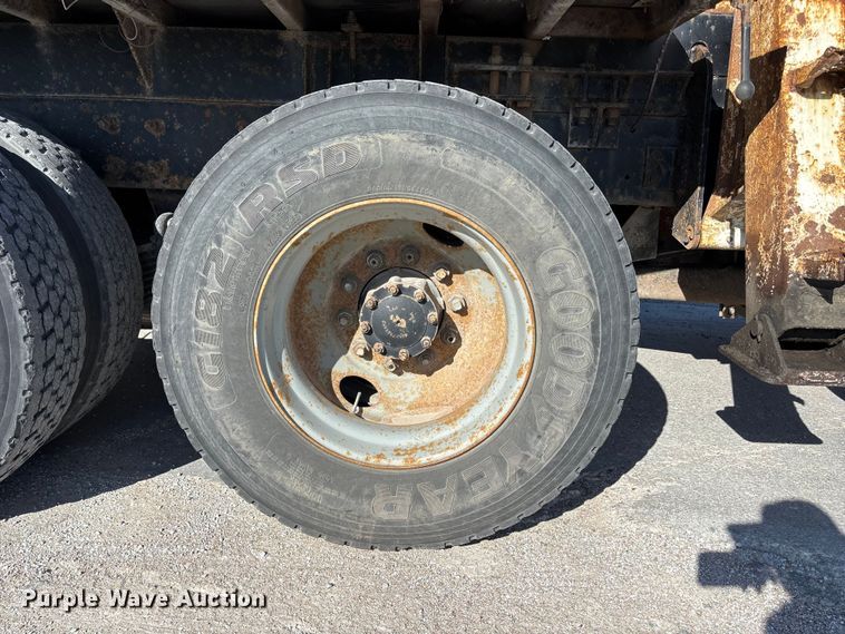 image for item DN6644 2000 Mack RD690S crane truck