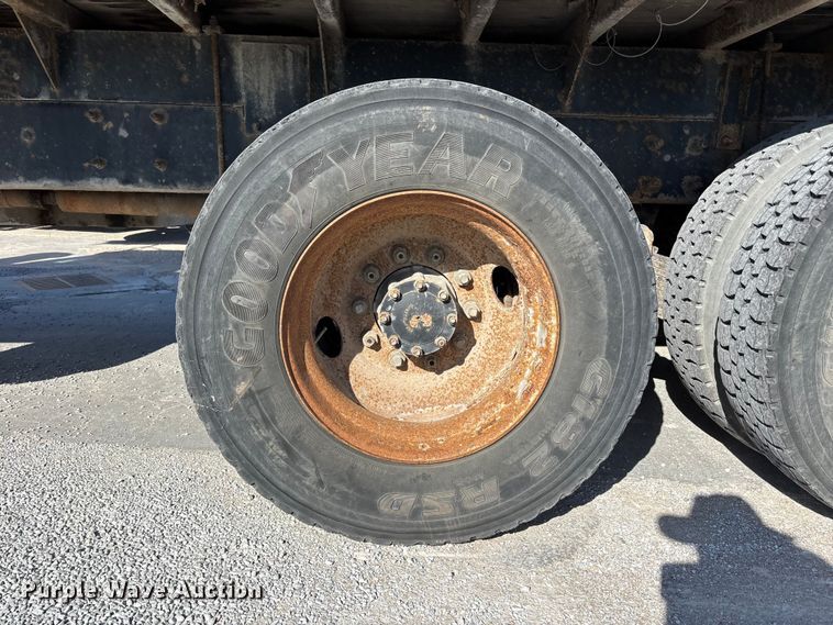 image for item DN6644 2000 Mack RD690S crane truck