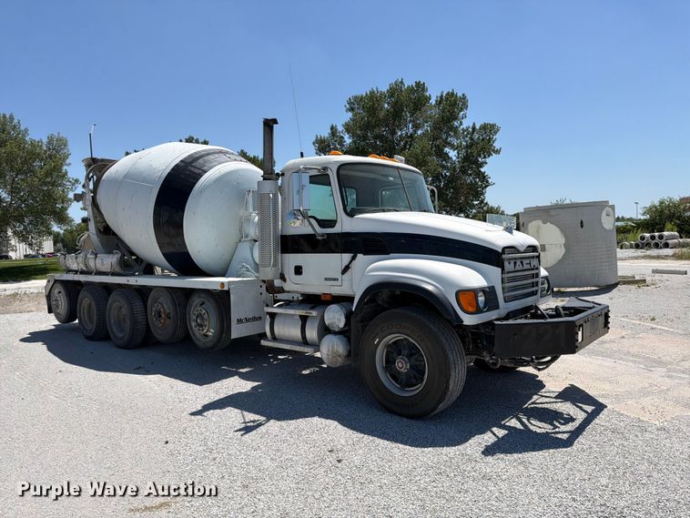 image for item DN6645 2006 Mack Granite CV713 ready mix truck