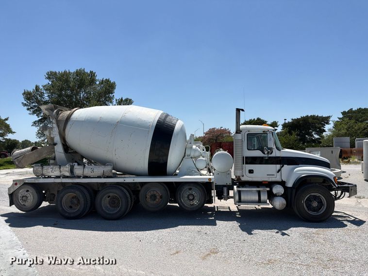 image for item DN6645 2006 Mack Granite CV713 ready mix truck