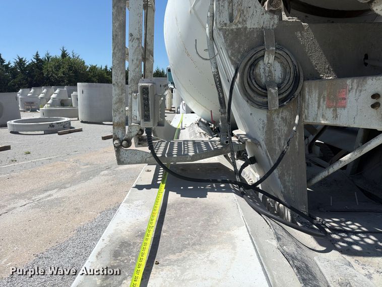 image for item DN6645 2006 Mack Granite CV713 ready mix truck