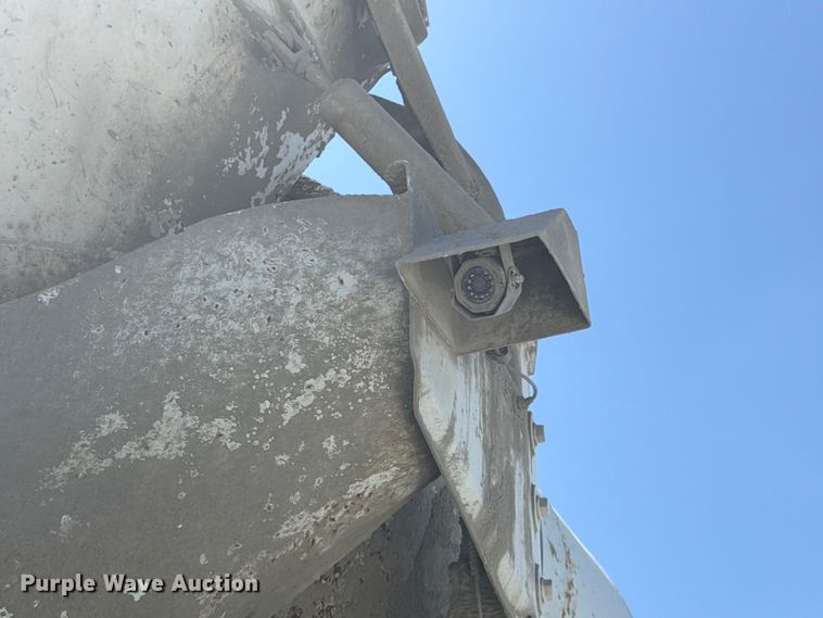 image for item DN6645 2006 Mack Granite CV713 ready mix truck