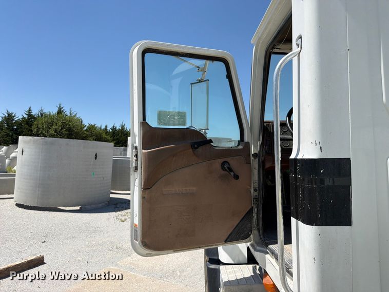 image for item DN6645 2006 Mack Granite CV713 ready mix truck