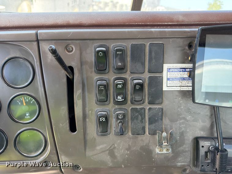 image for item DN6645 2006 Mack Granite CV713 ready mix truck