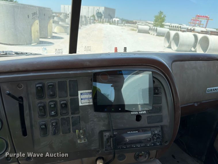 image for item DN6645 2006 Mack Granite CV713 ready mix truck