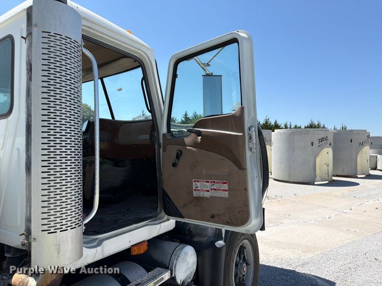 image for item DN6645 2006 Mack Granite CV713 ready mix truck