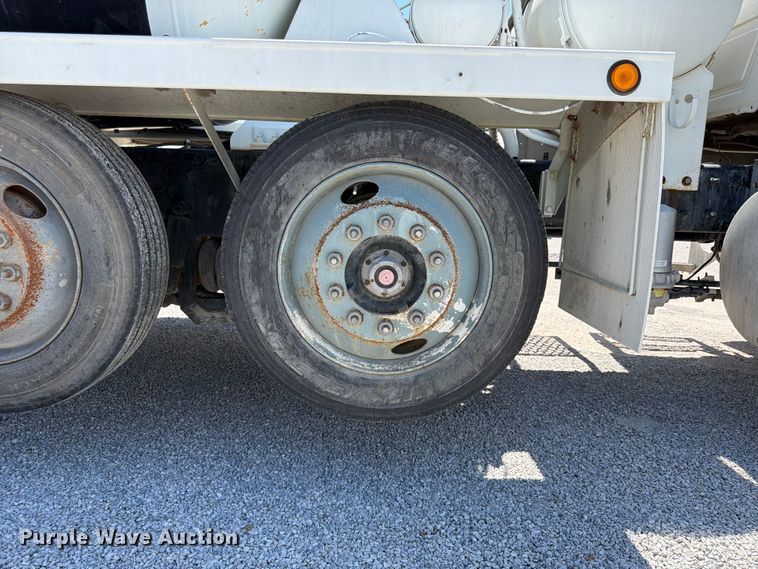 image for item DN6645 2006 Mack Granite CV713 ready mix truck
