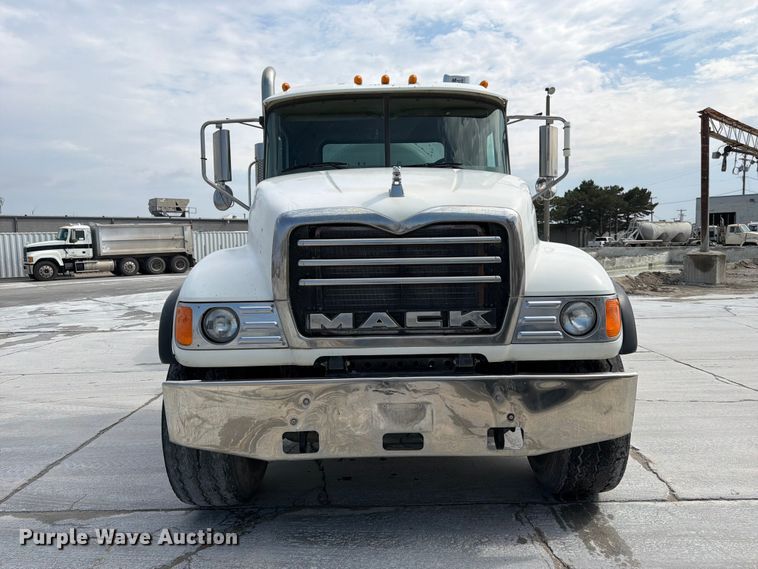 image for item DN6646 2004 Mack CV713 ready mix truck