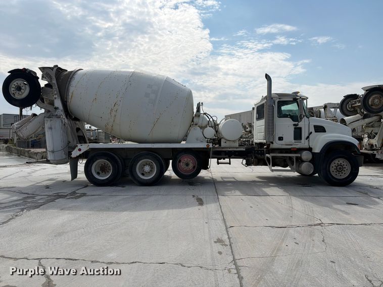 image for item DN6646 2004 Mack CV713 ready mix truck
