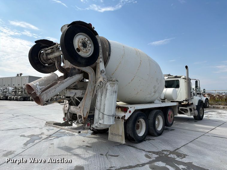 image for item DN6646 2004 Mack CV713 ready mix truck