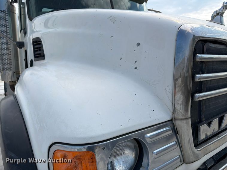 image for item DN6646 2004 Mack CV713 ready mix truck