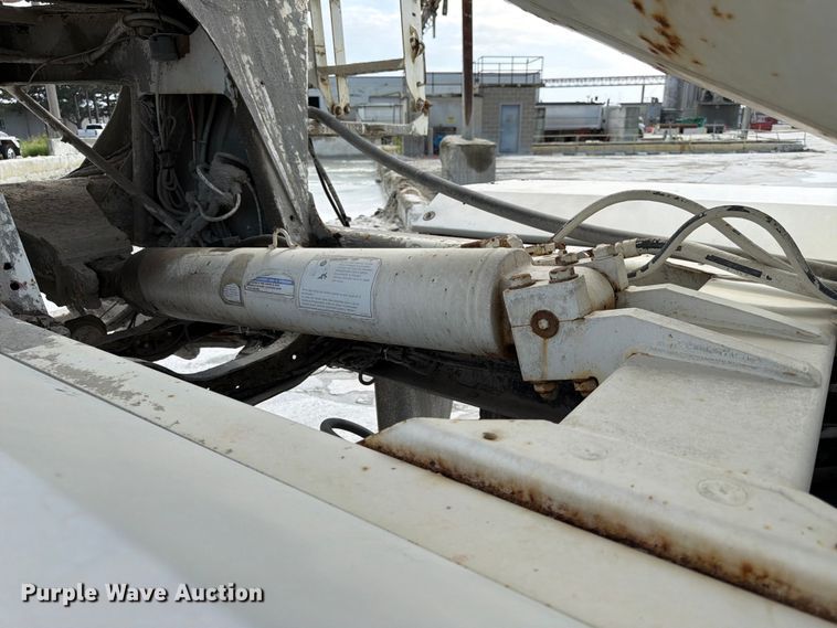 image for item DN6646 2004 Mack CV713 ready mix truck