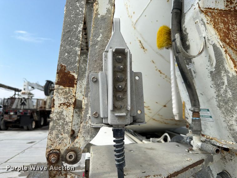 image for item DN6646 2004 Mack CV713 ready mix truck