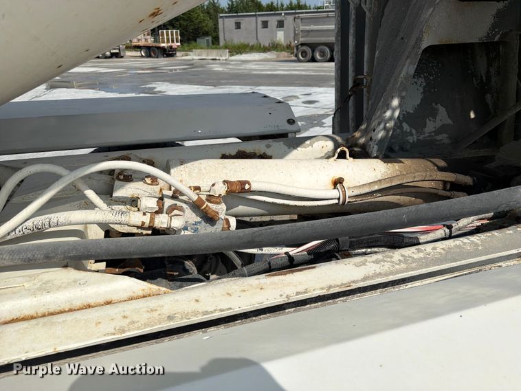 image for item DN6646 2004 Mack CV713 ready mix truck