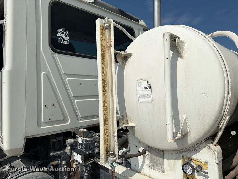 image for item DN6646 2004 Mack CV713 ready mix truck