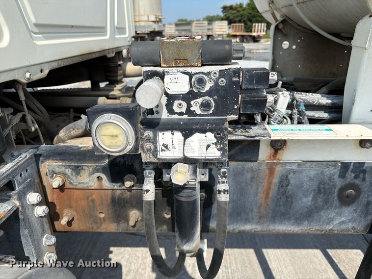 image for item DN6646 2004 Mack CV713 ready mix truck