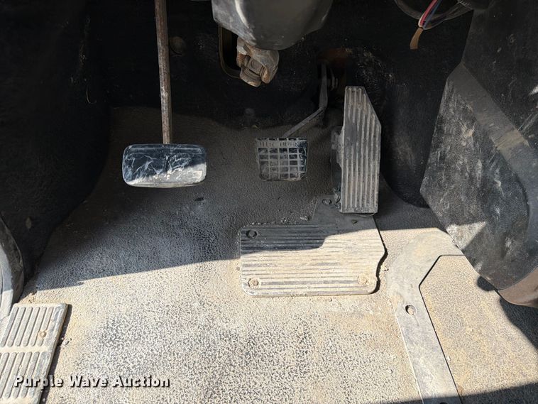 image for item DN6646 2004 Mack CV713 ready mix truck