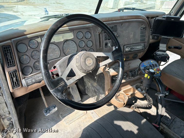 image for item DN6646 2004 Mack CV713 ready mix truck