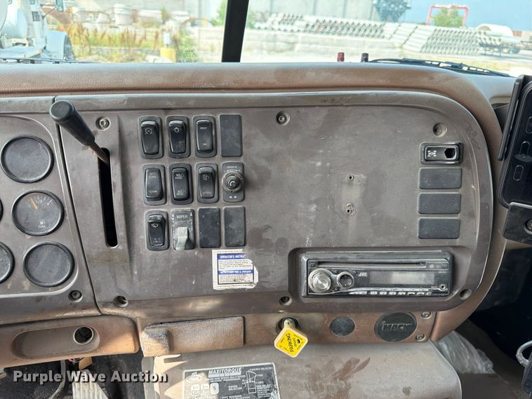 image for item DN6646 2004 Mack CV713 ready mix truck