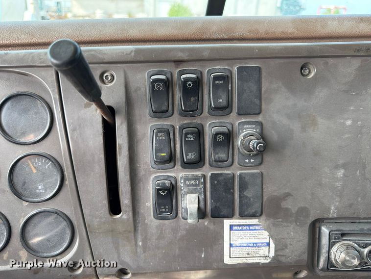 image for item DN6646 2004 Mack CV713 ready mix truck