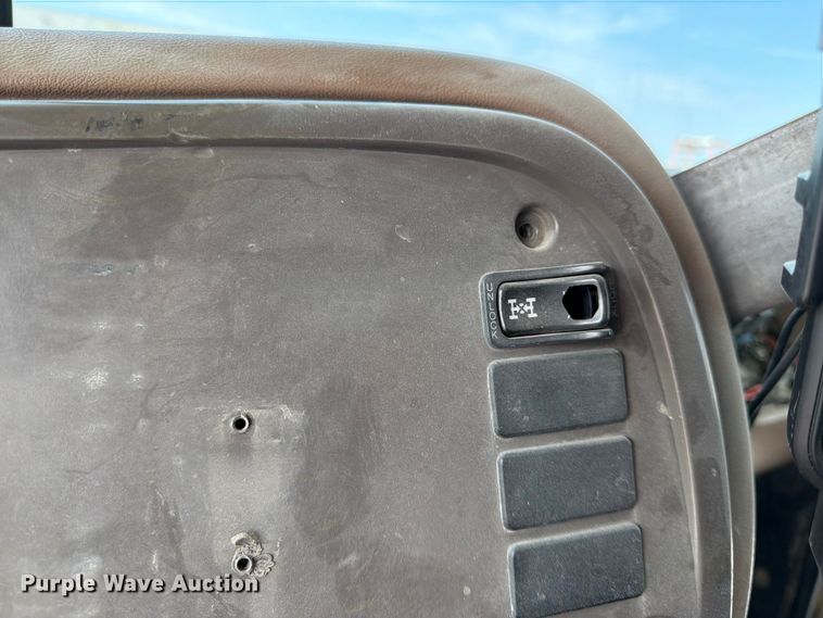 image for item DN6646 2004 Mack CV713 ready mix truck