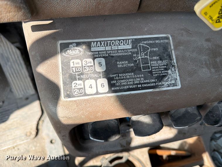 image for item DN6646 2004 Mack CV713 ready mix truck