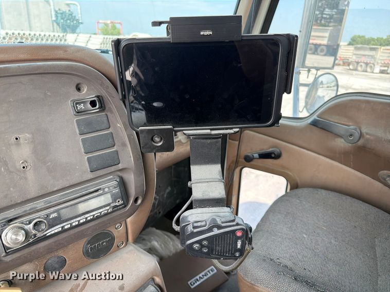 image for item DN6646 2004 Mack CV713 ready mix truck