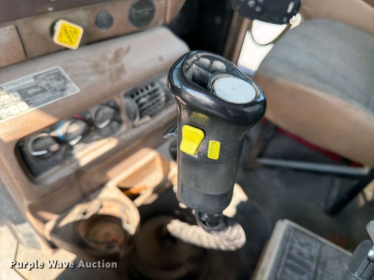 image for item DN6646 2004 Mack CV713 ready mix truck