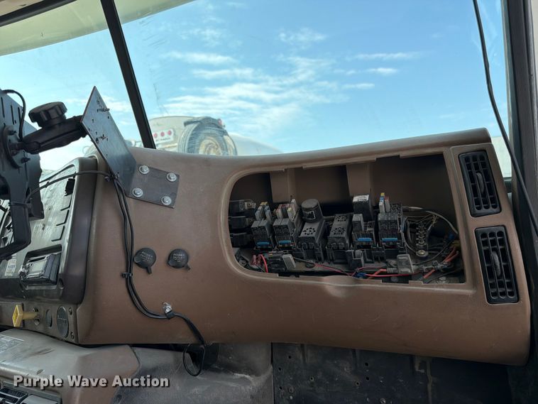 image for item DN6646 2004 Mack CV713 ready mix truck
