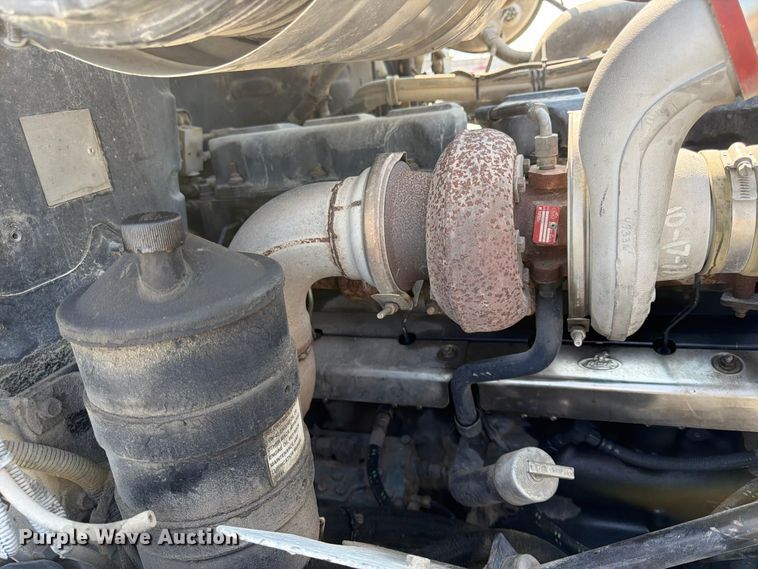 image for item DN6646 2004 Mack CV713 ready mix truck