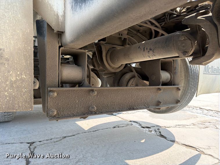 image for item DN6646 2004 Mack CV713 ready mix truck