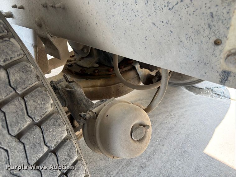 image for item DN6646 2004 Mack CV713 ready mix truck