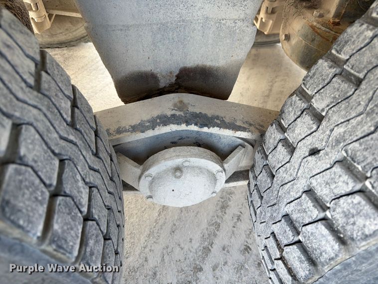 image for item DN6646 2004 Mack CV713 ready mix truck